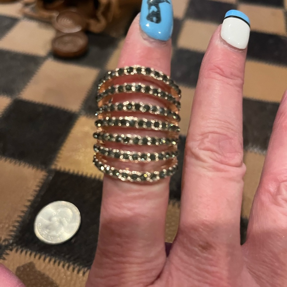 Fashion ring